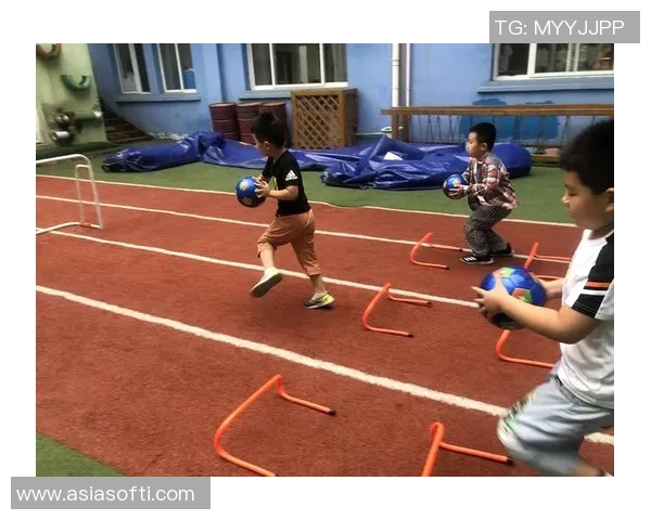 精准射门技巧揭秘足球定点射门训练方法与实战应用分析